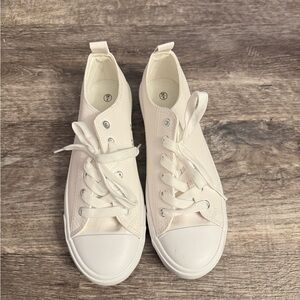 Amazon Women's Cream Canvas Sneakers